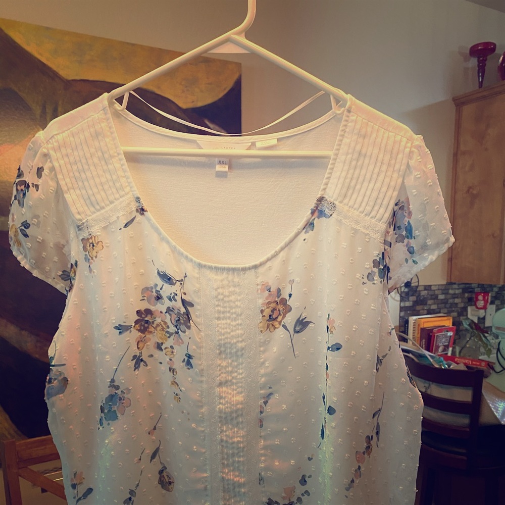 Short sleeve Lauren Conrad tiny flower top.